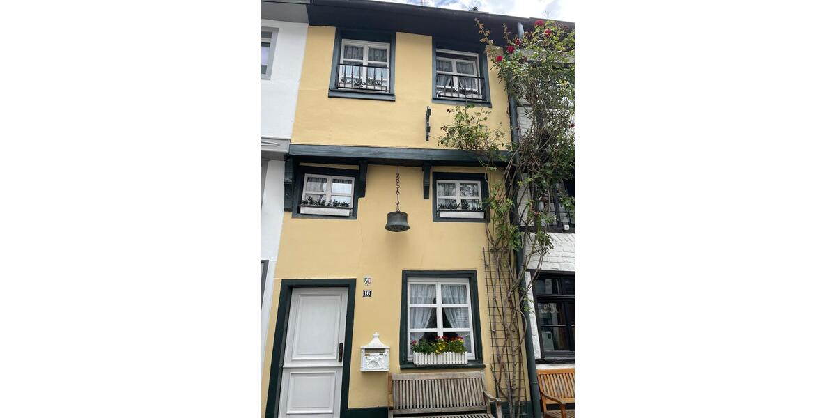 Zur Miete: idyllisches Fachwerkhaus, 80qm Wohnfläche, 1200 € kalt 4 zimmer