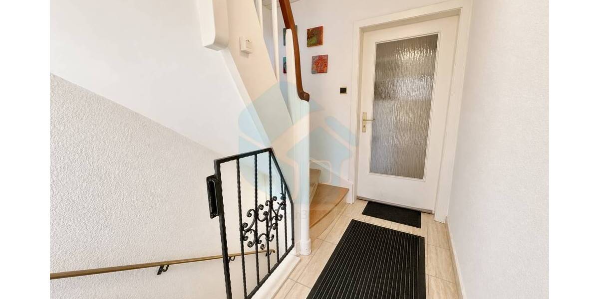 Doppelhaushälfte Butzbach - 7 Zimmer, 140 m&sup2;, 429.000&euro; | Angebot:26433959