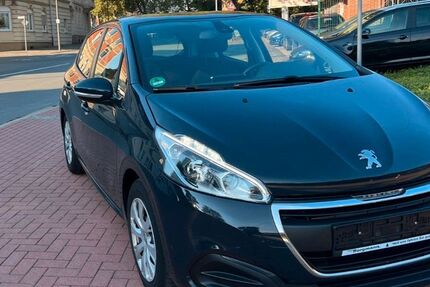 Peugeot 208 114.600 km 5.990 &euro; Recklinghausen 45657