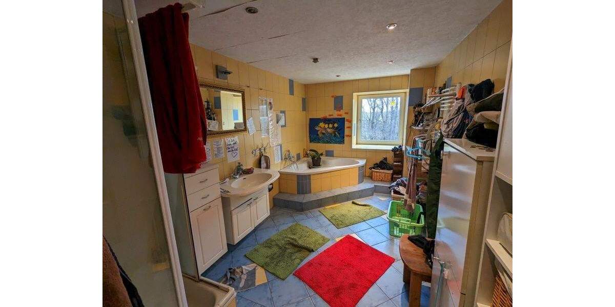 Einfamilienhaus Müglitztal Falkenhain - 8 Zimmer, 367 m&sup2;, 330.000&euro; | Angebot:25705451