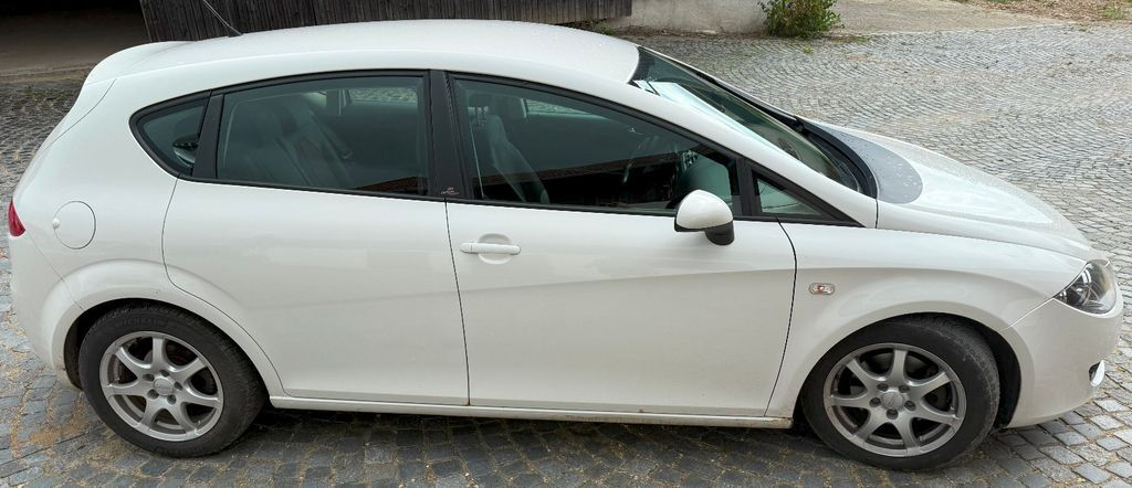 Seat Leon 174.000 km 2.999 € Abensberg 93326