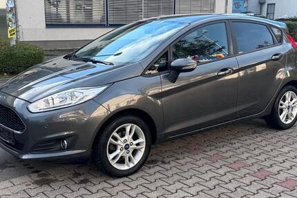 Ford Fiesta 147.400 km 5.300 &euro; wiesbaden 65187