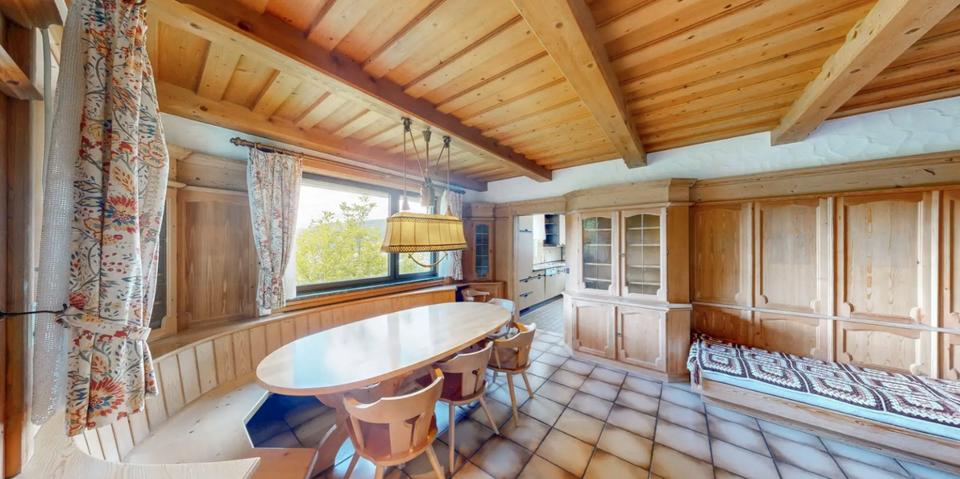 Einfamilienhaus Wertheim - 10 Zimmer, 500 m&sup2;, 450.000&euro; | Angebot:26902395