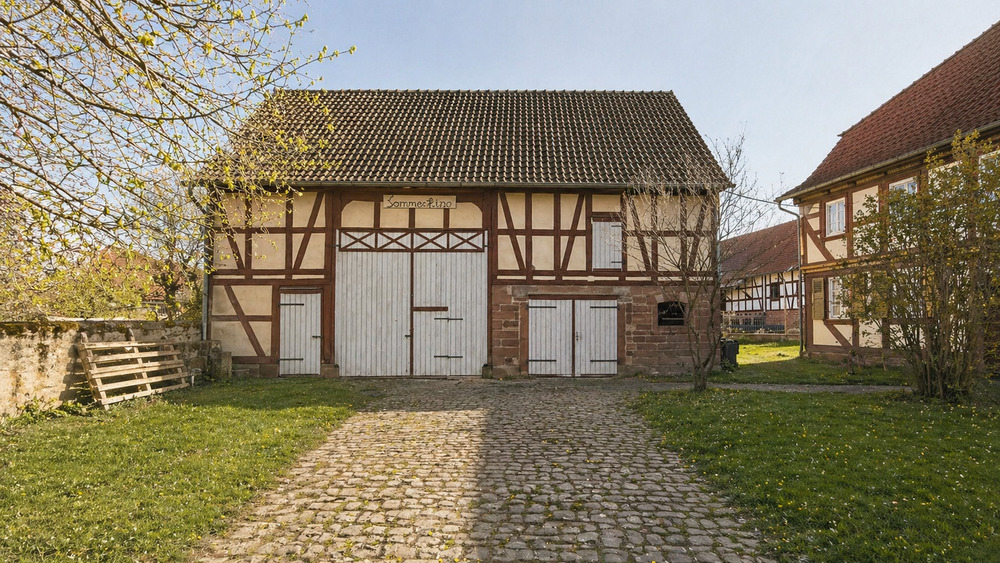 Mehrfamilienhaus, Wohnhaus Haunetal Wehrda - 8 Zimmer, 180 m&sup2;, 1.100&euro; | Angebot:26433531