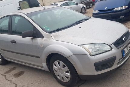Ford Focus 128.000 km 1.199 &euro; Berlin 12099