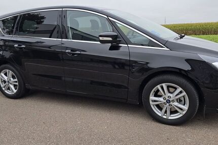 Ford S-Max 33.900 km 29.990 € Hebertshausen 85241
