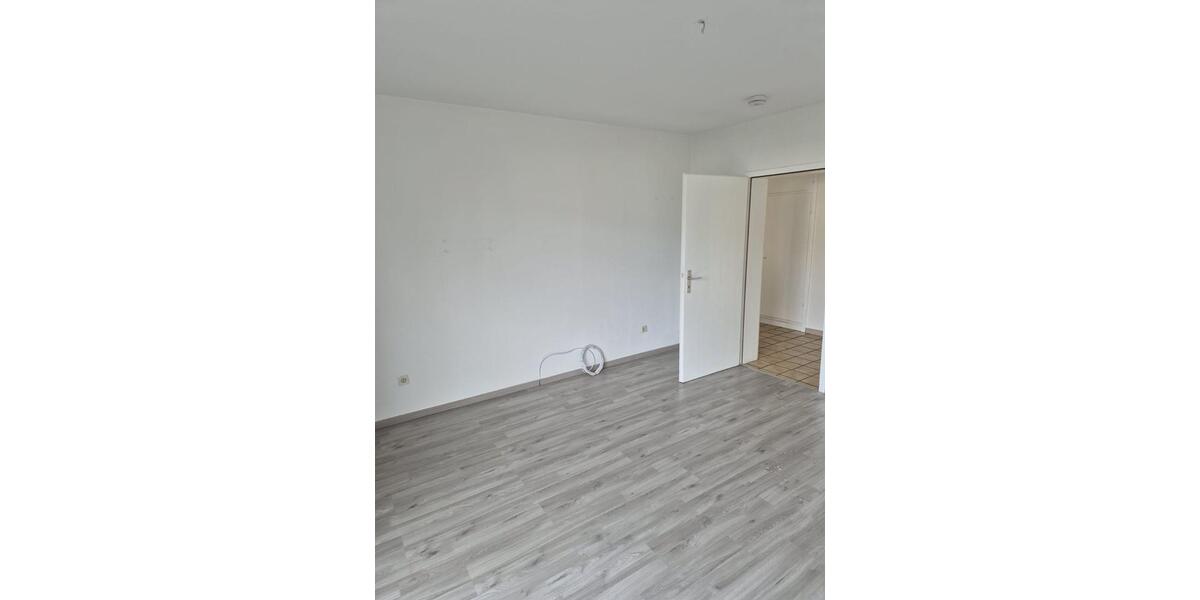 Geräumige 3 Zimmer Wohnung im 1. OG 3 zimmer