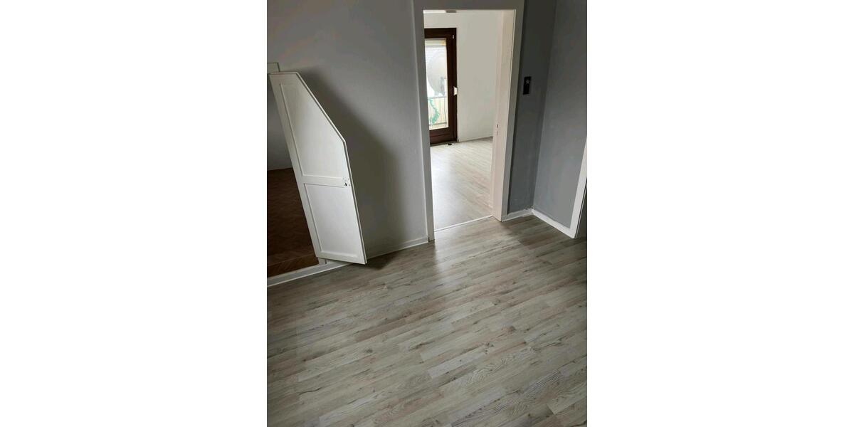 Einfamilienhaus Bodenwerder - 4 Zimmer, 120 m&sup2;, 850&euro; | Angebot:26401980