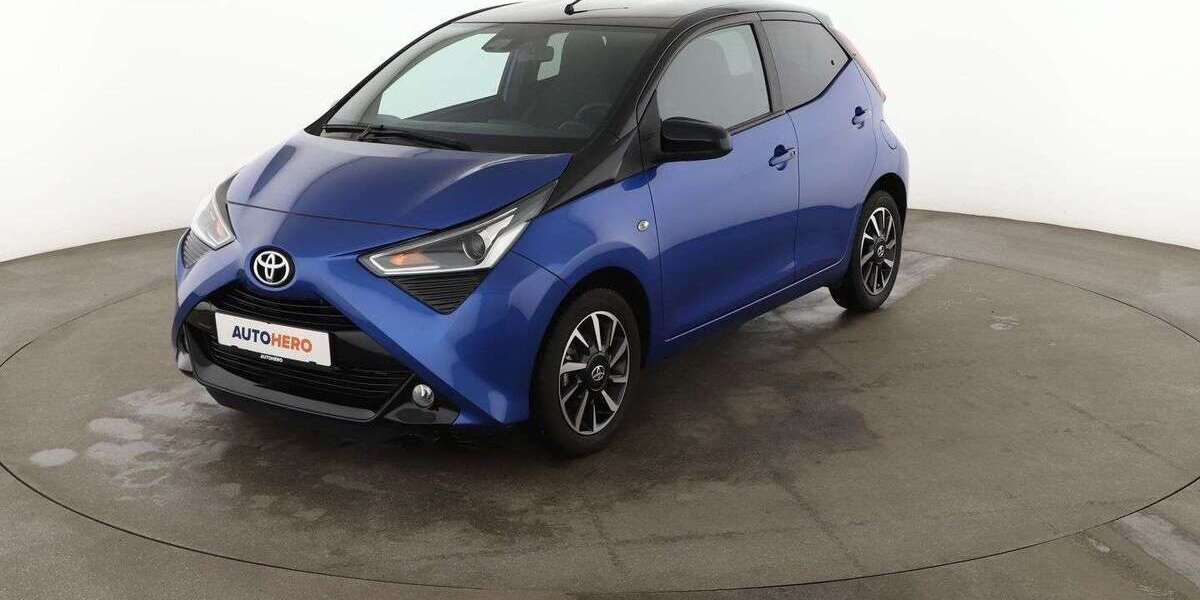 Toyota Aygo 8.403 km 13.930 &euro; Hamburg 22529
