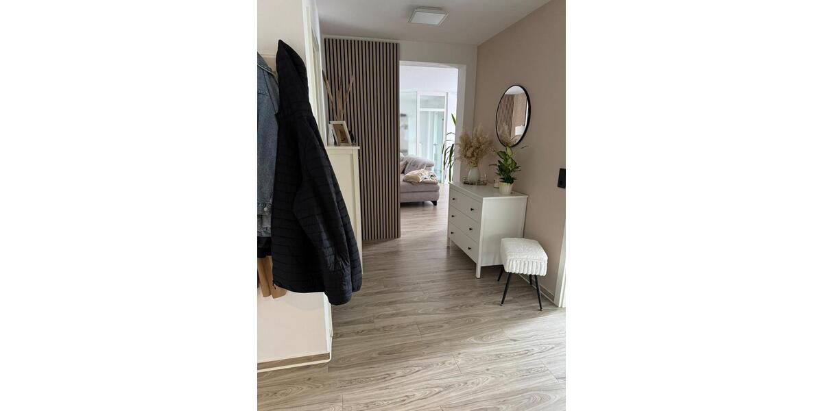 Etagenwohnung Kalbach - 3 Zimmer, 94 m&sup2;, 930&euro; | Angebot:25415162