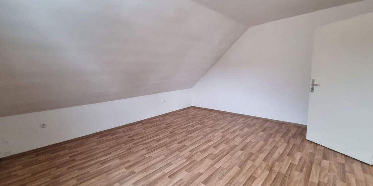 Etagenwohnung Amberg - 3 Zimmer, 70 m&sup2;, 630&euro; | Angebot:26156041
