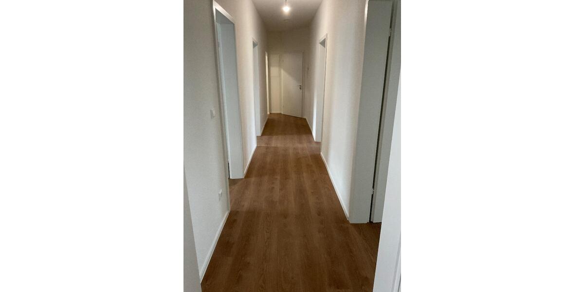 Etagenwohnung Esslingen am Neckar Oberesslingen - 4 Zimmer, 84 m&sup2;, 827&euro; | Angebot:25267036