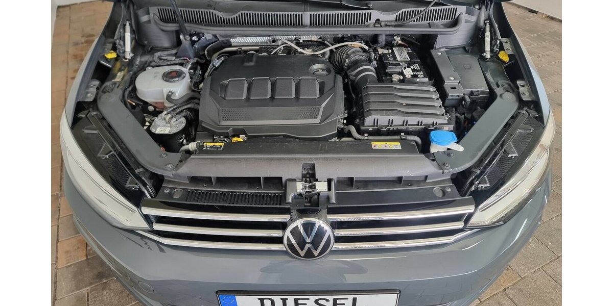 VW Touran Highline BMT LED ACC Nav Panorama 7-Sitze 37.700 km 27.850 &euro; Garrel 49681