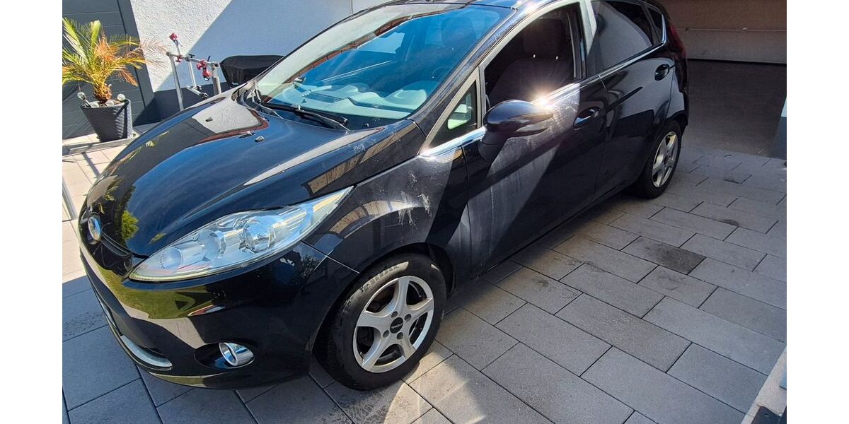Ford Fiesta 209.400 km 2.200 &euro; DINGOLFING 84130