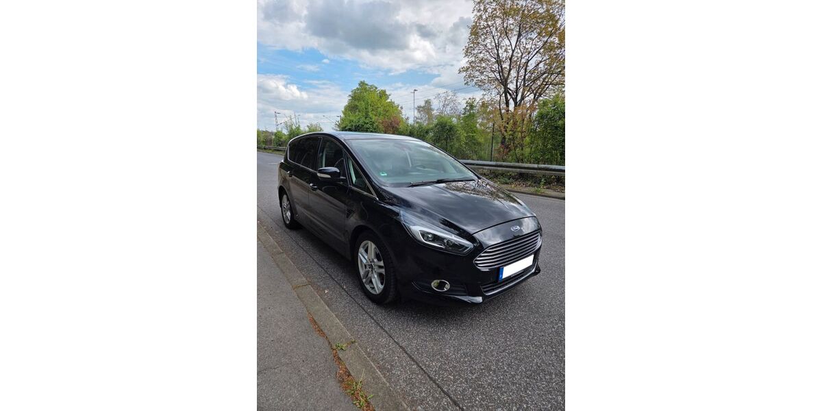 Ford S-Max 138.805 km 15.300 &euro; Aachen 52074