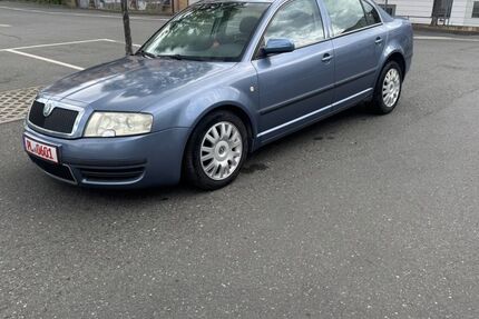 Skoda Superb 190.097 km 2.800 € Plauen OT Preißelpöhl 08525