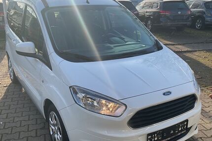 Ford Tourneo Courier 98.000 km 6.900 &euro; Berlin 13509