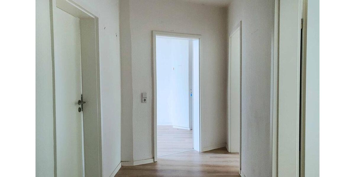 Dachgeschoßwohnung Halle (Saale) Damaschkestraße - 3 Zimmer, 72 m&sup2;, 573&euro; | Angebot:26190606