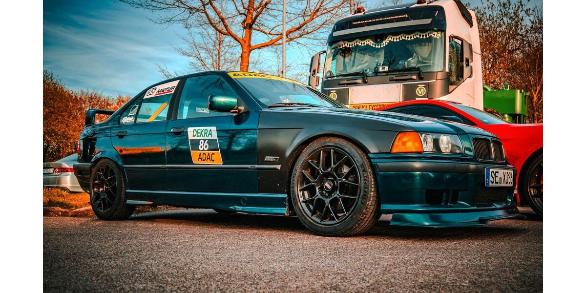 BMW 318 372.000 km 10.999 &euro; Glasau 23719