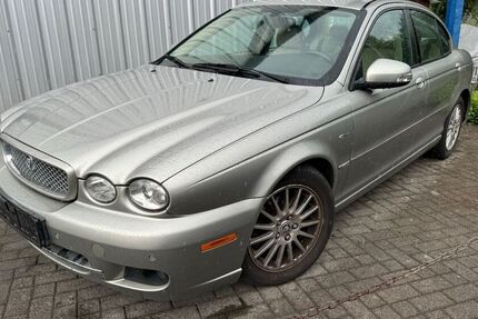 Jaguar X-Type