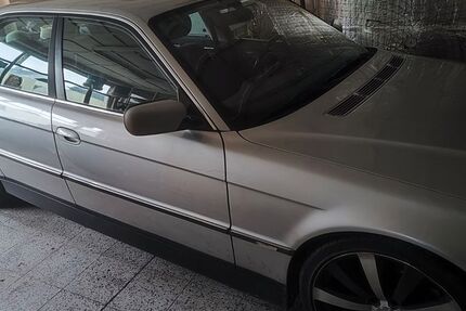 BMW 730 300.000 km 8.900 &euro; Reichenbach 02894