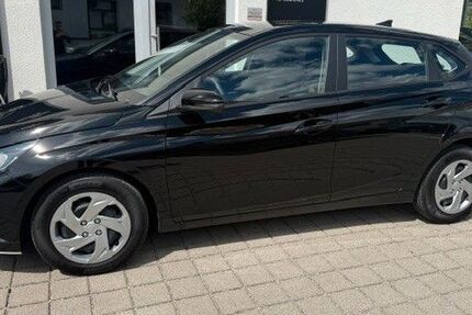 Hyundai i20 5.700 km 16.990 &euro; Straßlach bei München 82064