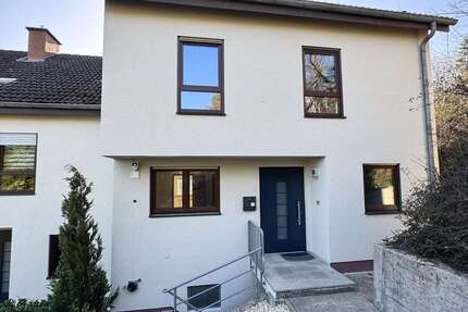 Haus Niederstetten - 4 Zimmer, 130 m&sup2;, 1.250&euro; | Angebot:26664215