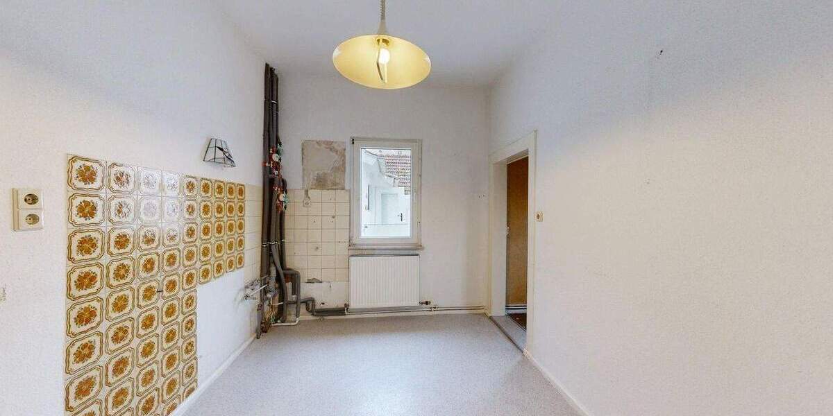 Mehrfamilienhaus, Wohnhaus Germersheim - 6 Zimmer, 125 m&sup2;, 220.000&euro; | Angebot:24738220