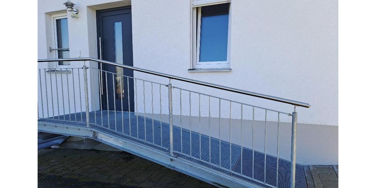 Etagenwohnung Pfarrkirchen - 6.5 Zimmer, 142 m&sup2;, 1.200&euro; | Angebot:26394253