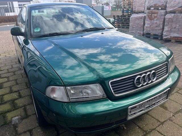 Audi A4 272.000 km 680 &euro; Zeven 27404