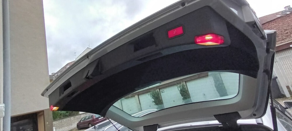 E 200