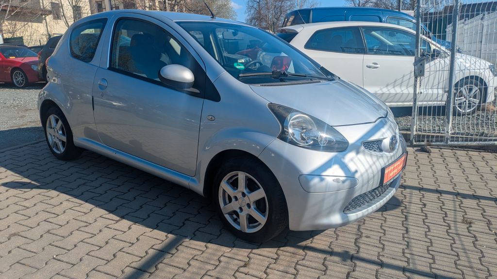 Toyota Aygo (X) 150.000 km 2.290 &euro; Chemnitz 09120