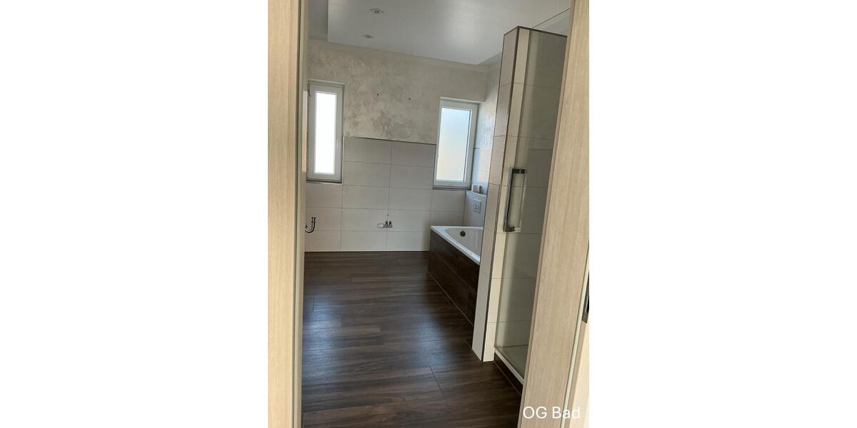 Einfamilienhaus Schleusingen - 9 Zimmer, 200 m&sup2;, 89.000&euro; | Angebot:26478260