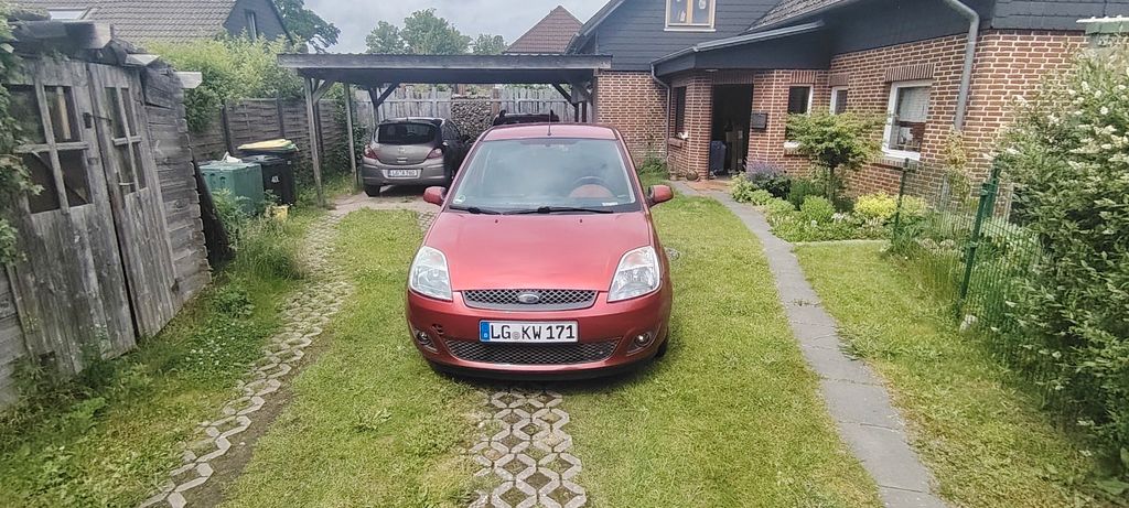 Ford Fiesta 212.647 km 600 &euro; Bleckede 21354