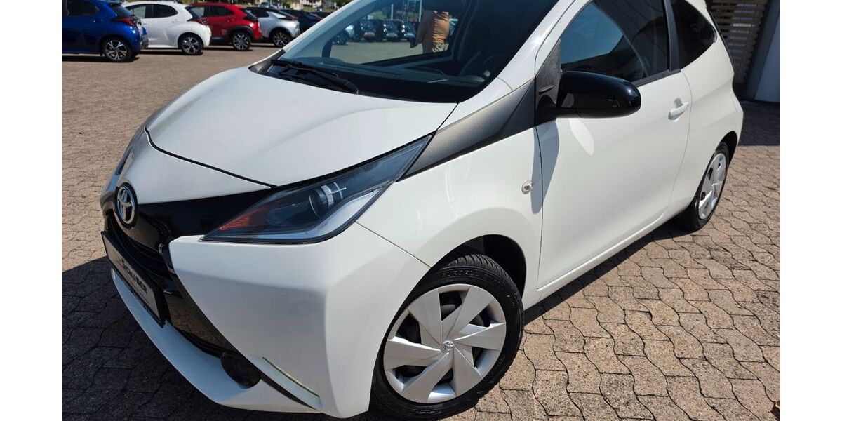 Toyota Aygo (X) 37.700 km 7.990 &euro; Hildesheim 31137