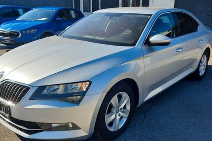 Skoda Superb 177.320 km 14.990 &euro; Altfalter 92548