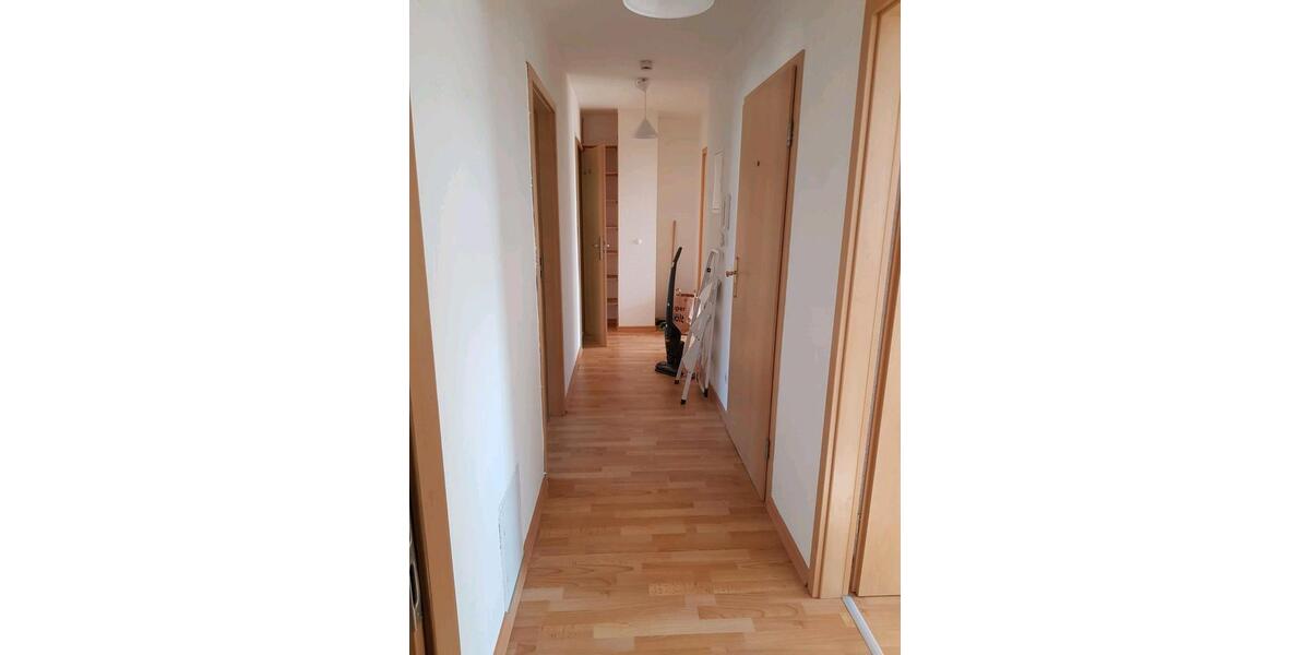 Dachgeschoßwohnung Halle (Saale) Am Wasserturm/Thaerviertel - 3 Zimmer, 71 m&sup2;, 685&euro; | Angebot:25395486
