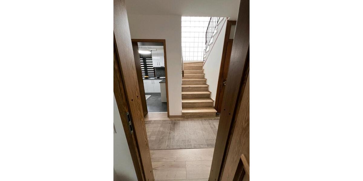 Einfamilienhaus Rüsselsheim am Main - 5 Zimmer, 160 m&sup2;, 2.400&euro; | Angebot:25964511