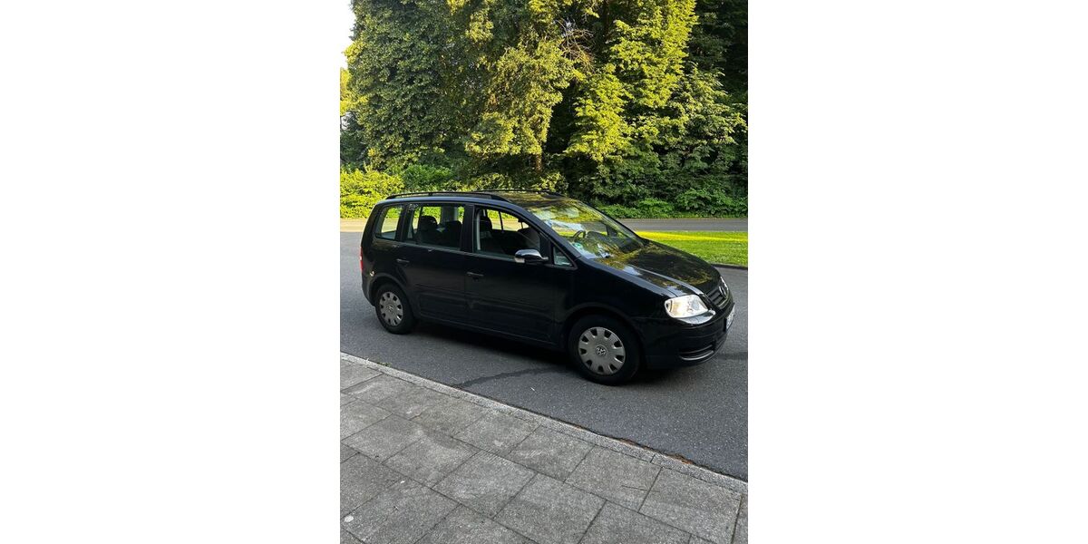 VW Touran 110.500 km 4.200 &euro; Essen 45239