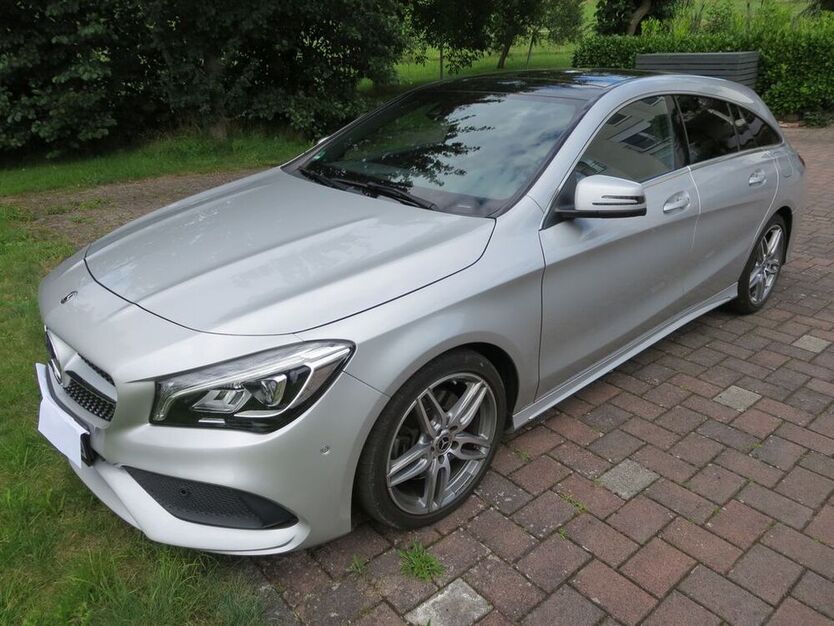 CLA 220 Shooting Brake