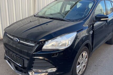 Ford Kuga 163.000 km 5.190 &euro; Böblingen 71034