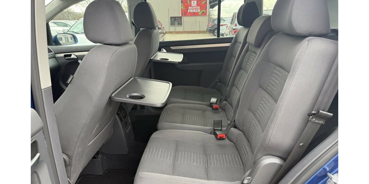VW Touran 1.4 TSI DSG R-Line Highline Xenon Navi PDC 143.500 km 6.500 &euro; Altdorf 84032