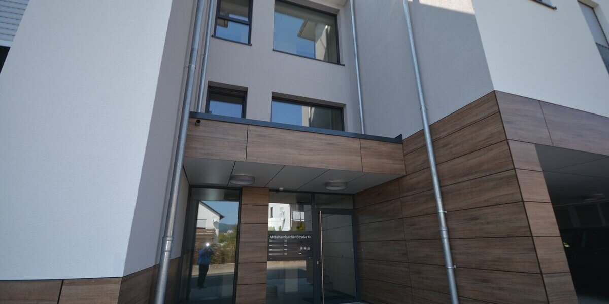 Eine traumhafte, lichtdurchflutete Penthouse-Wohnung mitten in den Weinbergen. - Einfamilienhaus Neustadt an der Weinstraße Hambach | Angebot:25449458