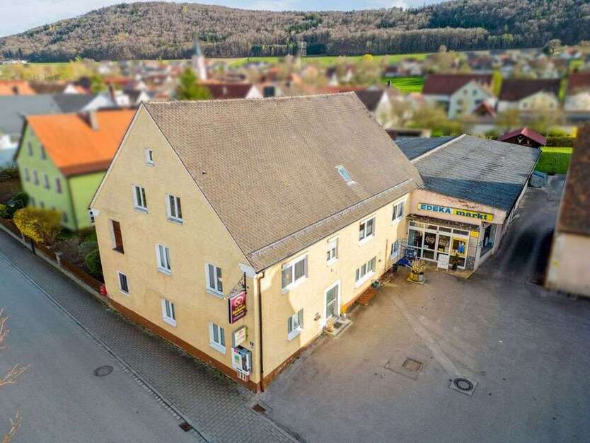 Haus zum Kaufen in Treuchtlingen 449.000 € 303.12 m²