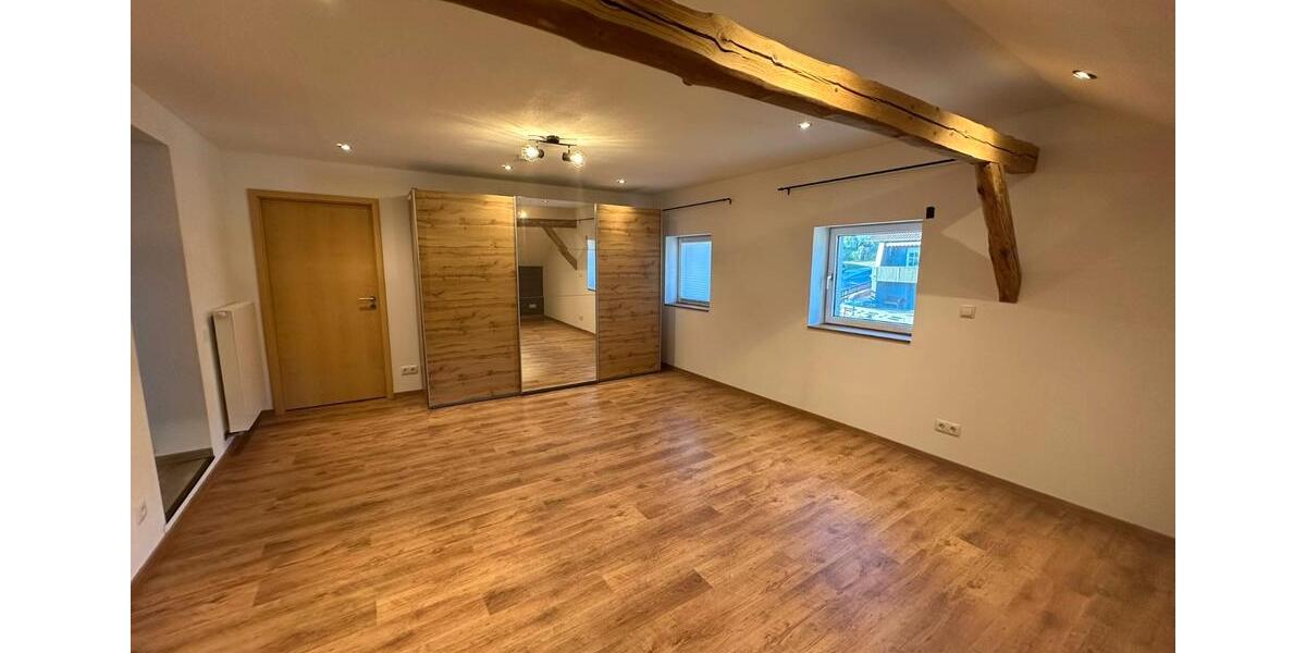 Dachgeschoßwohnung Rimbach - 3 Zimmer, 145 m&sup2;, 850&euro; | Angebot:26387100