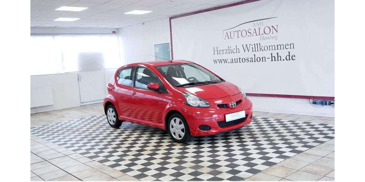 Toyota Aygo 33.397 km 7.499 &euro; Hamburg 22399
