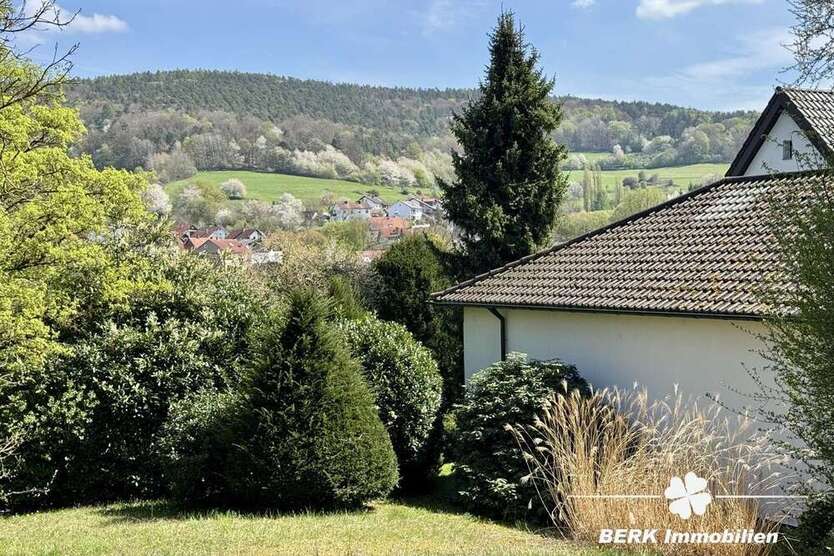 Haus zum Kaufen in Bessenbach 990.000 € 411.93 m²