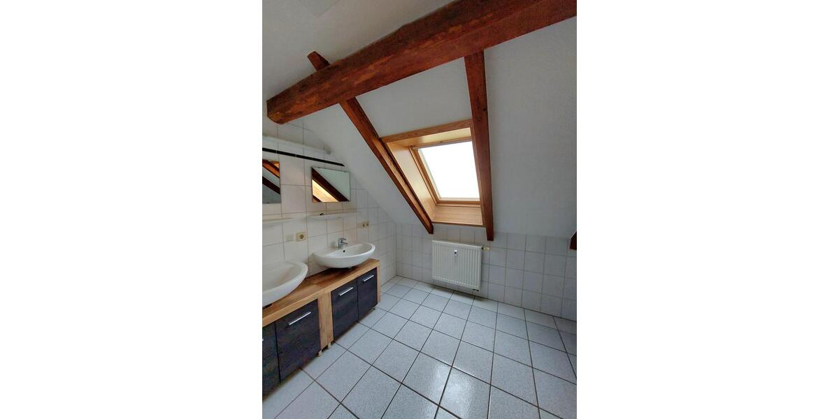 Dachgeschoßwohnung Großröhrsdorf - 3 Zimmer, 66 m&sup2;, 509&euro; | Angebot:25352422