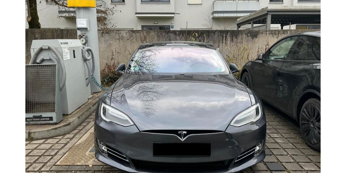 Tesla Model S 99.500 km 36.000 &euro; München 81371
