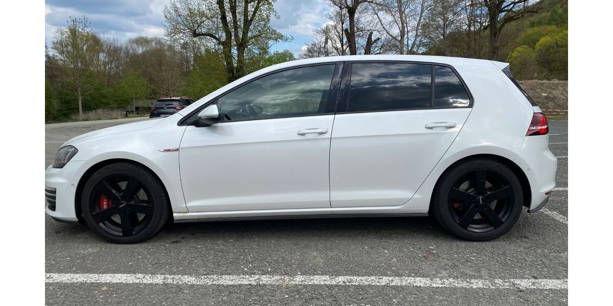 VW Golf 173.000 km 14.580 &euro; Kulmbach 95326